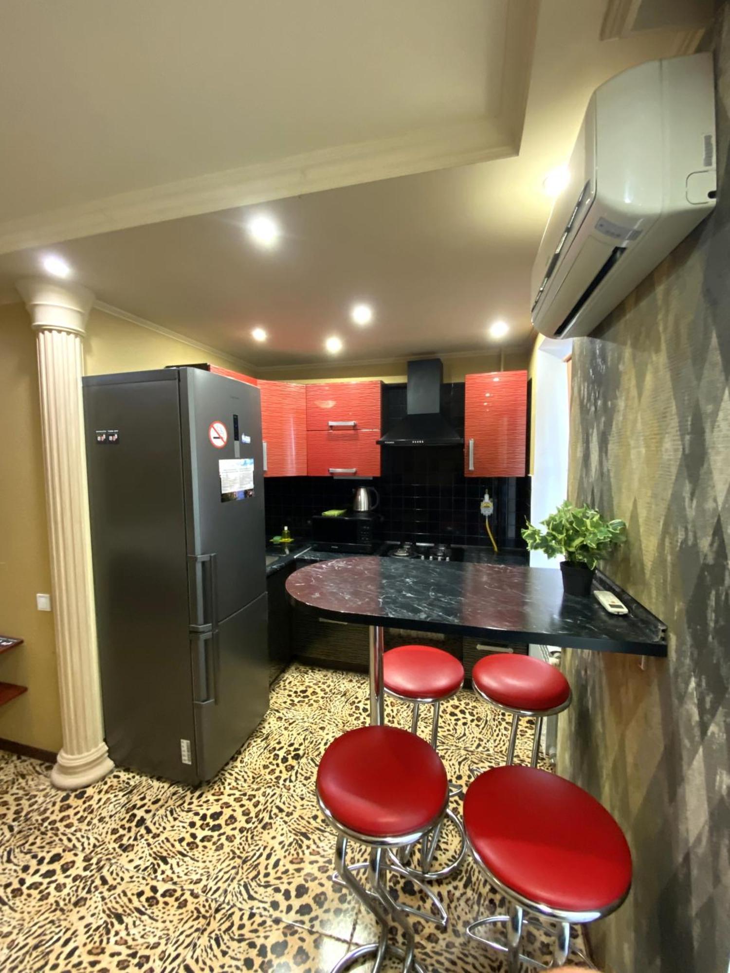 Inn Home Apartments - Pechersk Area Kyiv Exterior photo