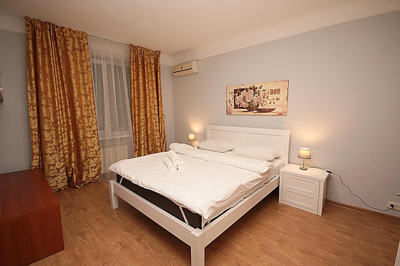 Inn Home Apartments - Pechersk Area Kyiv Exterior photo